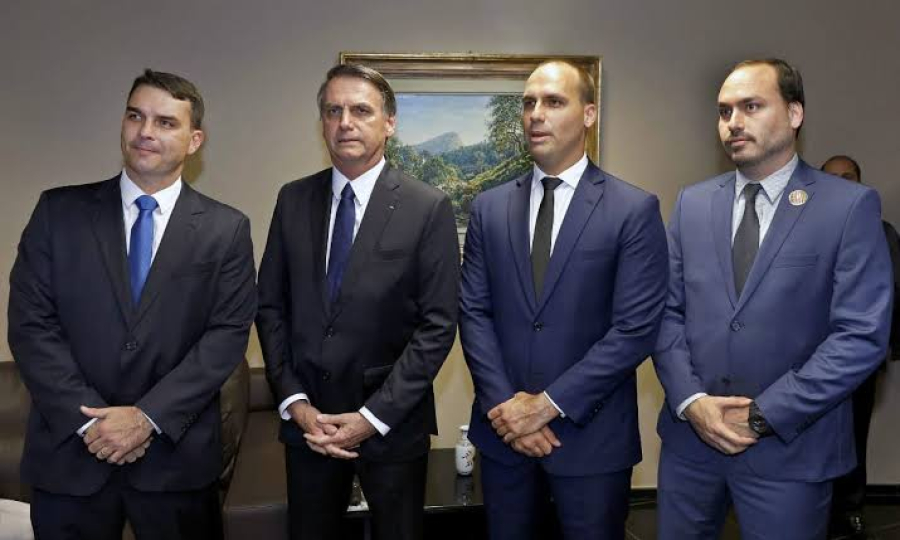 INVESTIGAÇÕES MOSTRAM O ENRIQUECIMENTO DOS BOLSONAROS