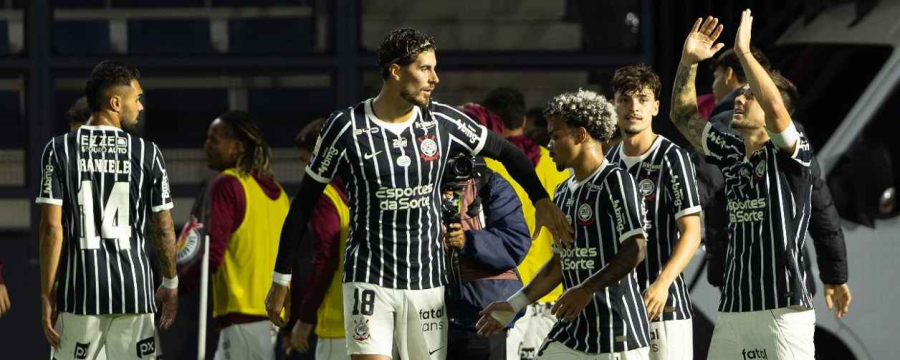 Com falha bizarra de Volpi, Corinthians vence Red Bull Bragantino
