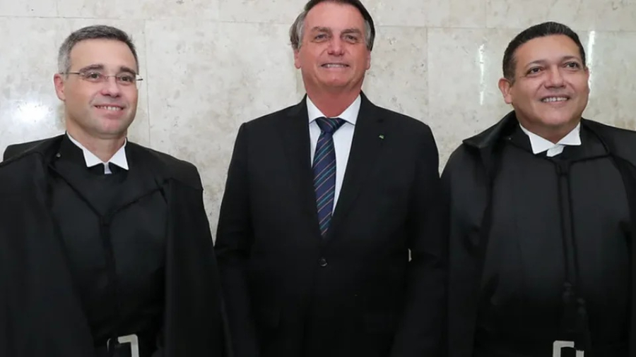 Ministros de Bolsonaro criam crise de confiança na Justiça Eleitoral