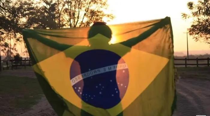 Ao lado do povo brasileiro