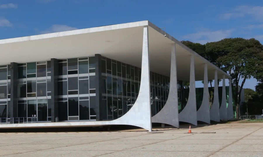 STF derruba lei que criou Programa Escola Sem Partido no Paraná