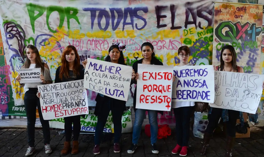 CRESCE PERCENTUAL DE MULHERES QUE RELATAM MEDO DE SER ESTUPRADAS