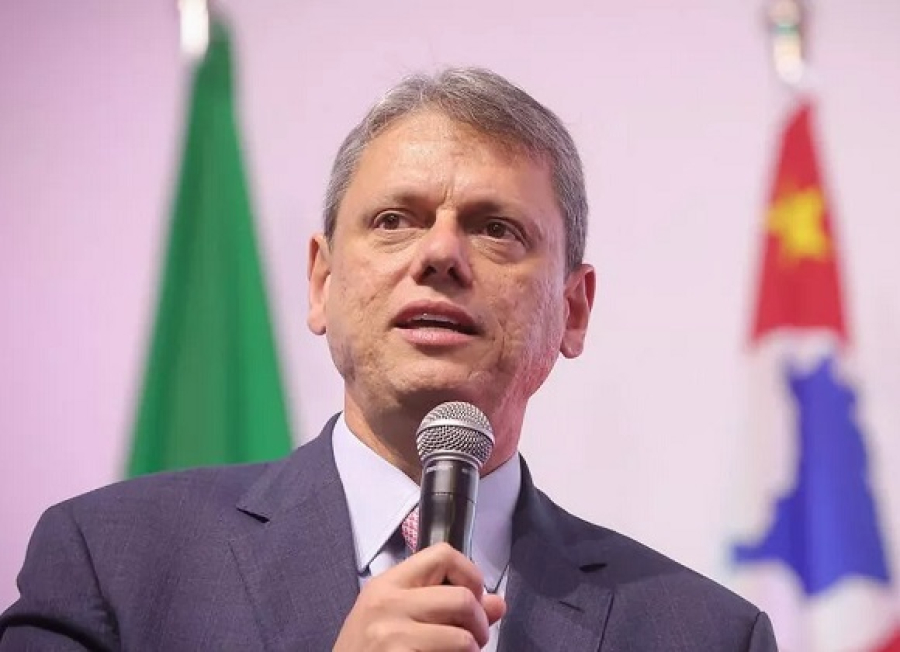 As chances de Tarcísio se filiar ao PL para a reeleição