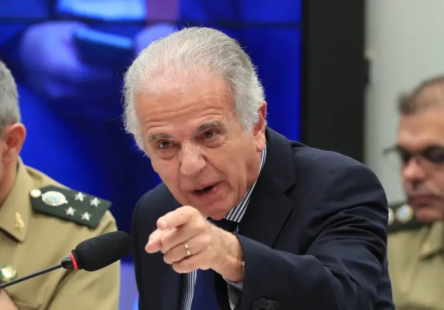 Exército monitora crise no Oriente Médio, diz ministro Múcio