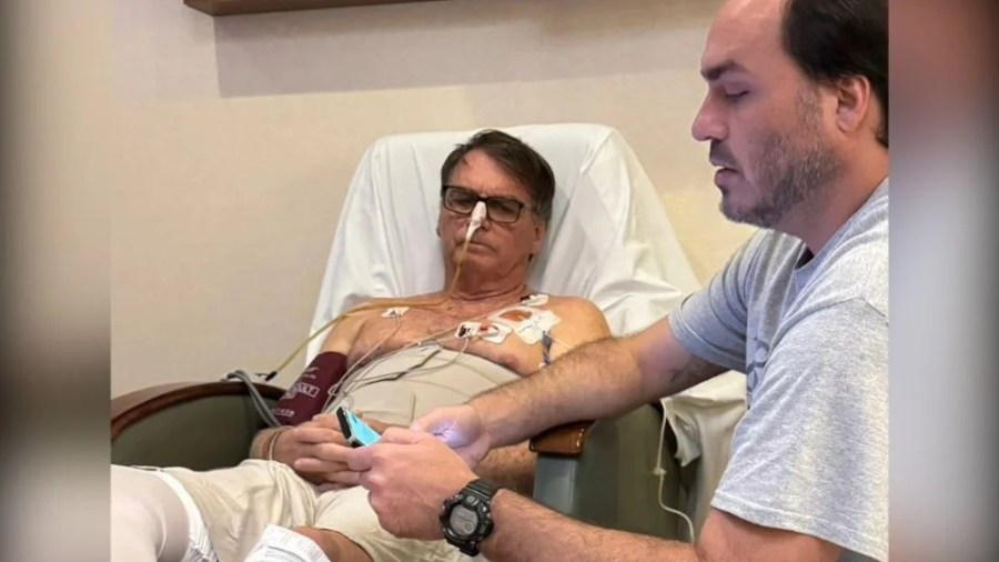 Bolsonaro recebeu 144 atendimentos médicos em 40 dias de Papudinha