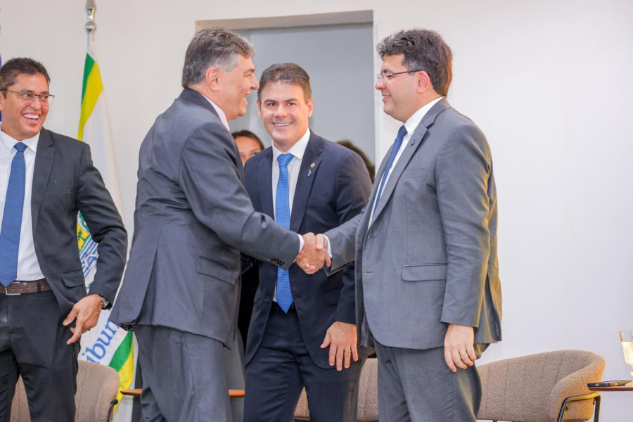 Governador do Piauí destaca parceria e papel orientador dos órgãos de controle durante evento do TCU em Teresina