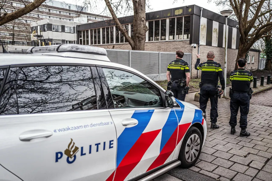 Grupo extremista de direita ataca escola judaica com explosões na Holanda