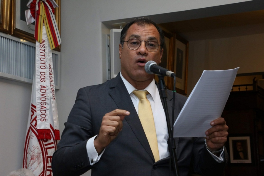 “Banco Master cresceu no governo Bolsonaro”, diz o jurista Jorge Folena