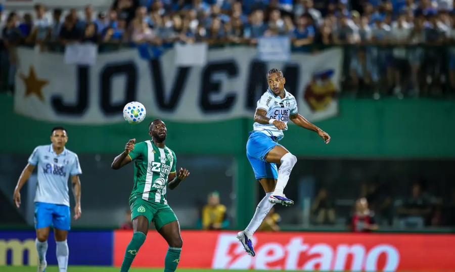 Brasileirão: Chapecoense e Grêmio ficam no empate de 1 a 1