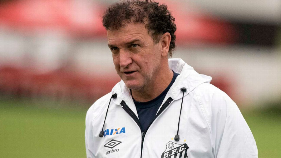 Santos anuncia Cuca como novo técnico, horas após demitir Vojvoda 
