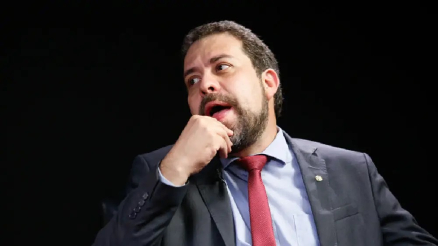 “Negociamos com os caminhoneiros”, diz Boulos sobre greve da categoria