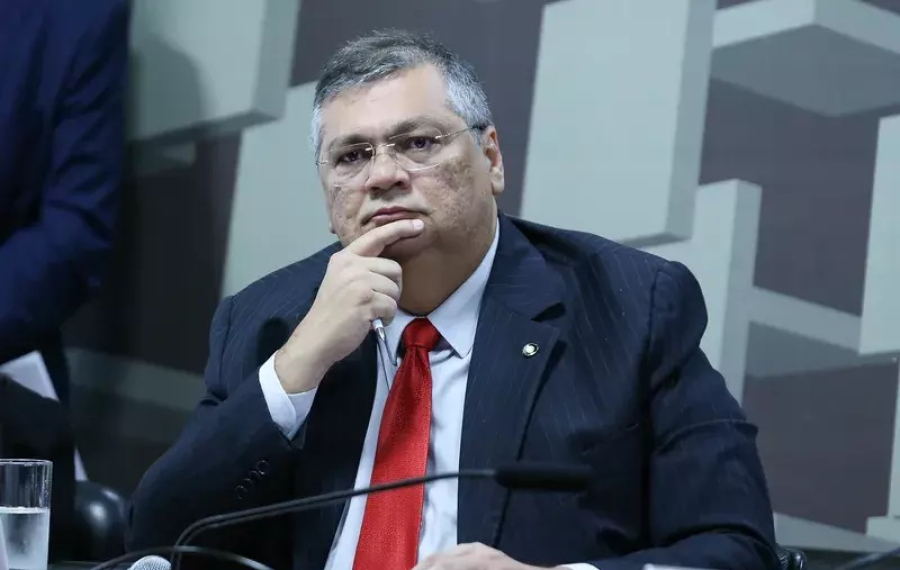 Decisão de Flávio Dino contra supersalários é aprovada por 72,1% dos brasileiros, aponta pesquisa