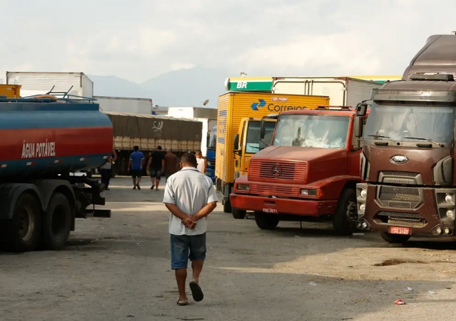  Após MP e resoluções, caminhoneiros descartam paralisação nacional