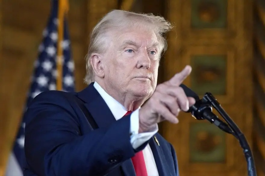 Porta-voz de Trump nega rumores de morte e internação do presidente americano