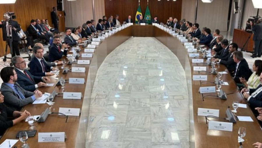 ELEIÇÕES 2026: 11 governadores renunciam; 9 vão à reeleição; e 7 permanecem no cargo