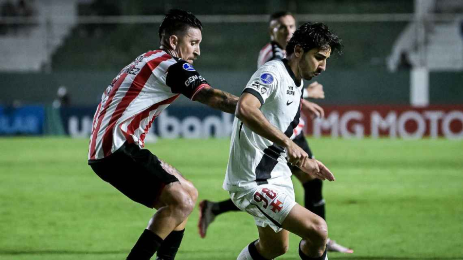 Vasco empata com Barracas Central em estreia na Sul-Americana