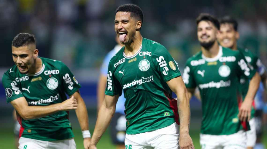 Palmeiras leva golaço, mas vence o Sporting Cristal