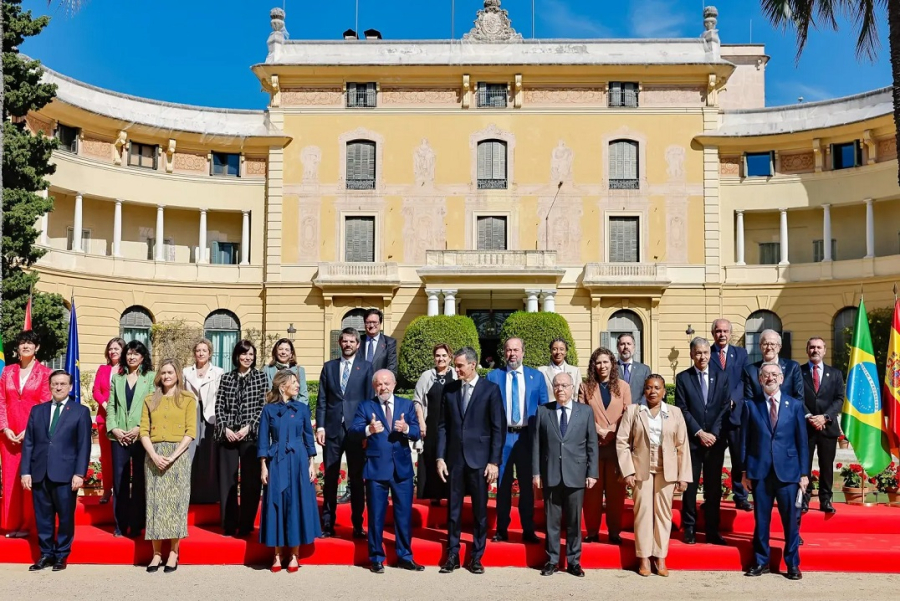 Lula inicia giro europeu com Sánchez na Espanha e reforça agenda por democracia e cooperação bilateral