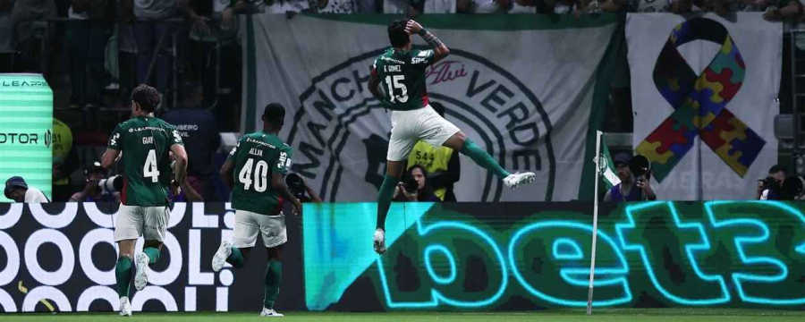 Palmeiras sofre com expulsão, mas segura vitória contra o Athletico-PR