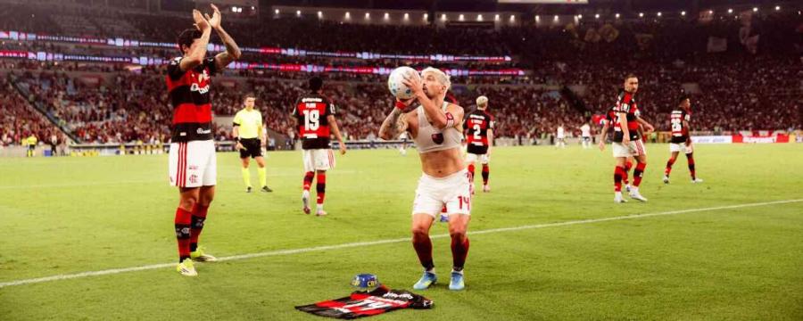 Com homenagem de Arrascaeta a Oscar, Flamengo vence o Bahia