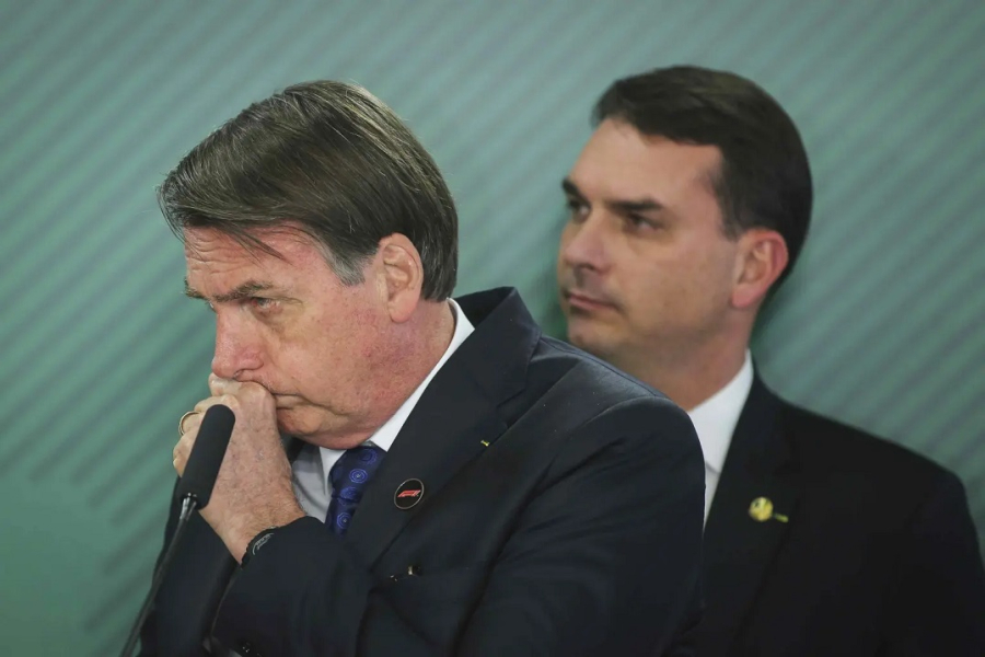 Pesquisa aponta Flávio como “clone do fascismo” e com baixa capilaridade eleitoral