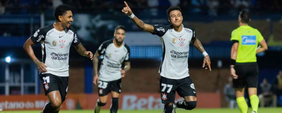 Lingard desencanta, Corinthians vence e sai na frente do Barra