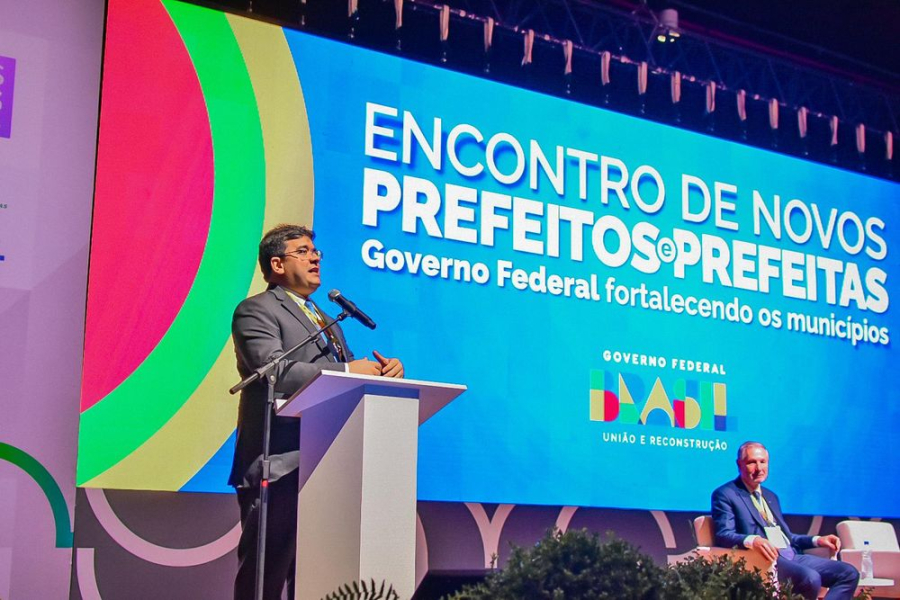 Oposição no Piauí não consegue se unir em torno do nome de Flávio Bolsonaro para presidente