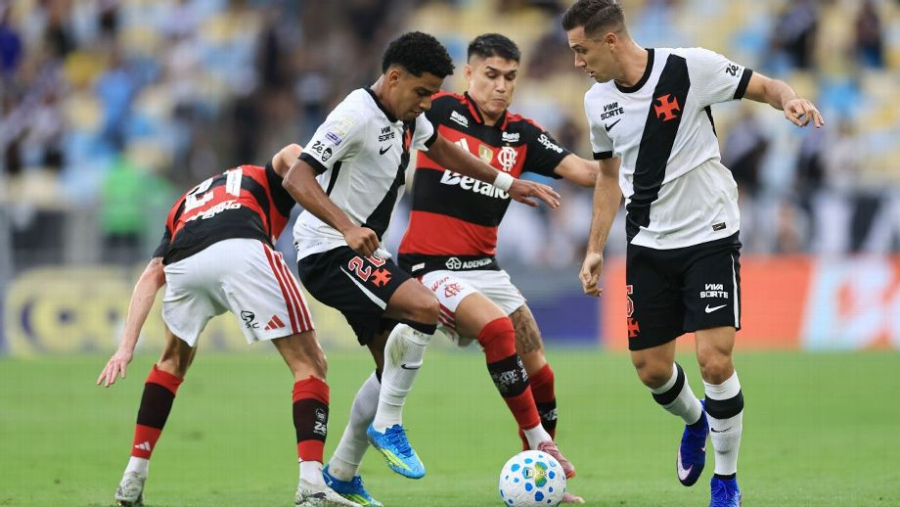 Vasco arranca empate do Flamengo no último lance