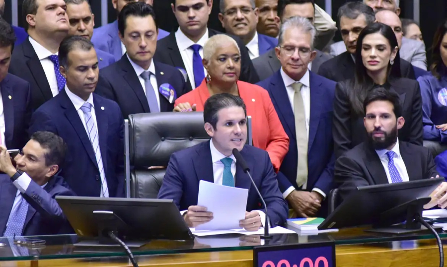 Hugo Motta também propôs lei para favorecer interesses de Vorcaro e do Banco Master