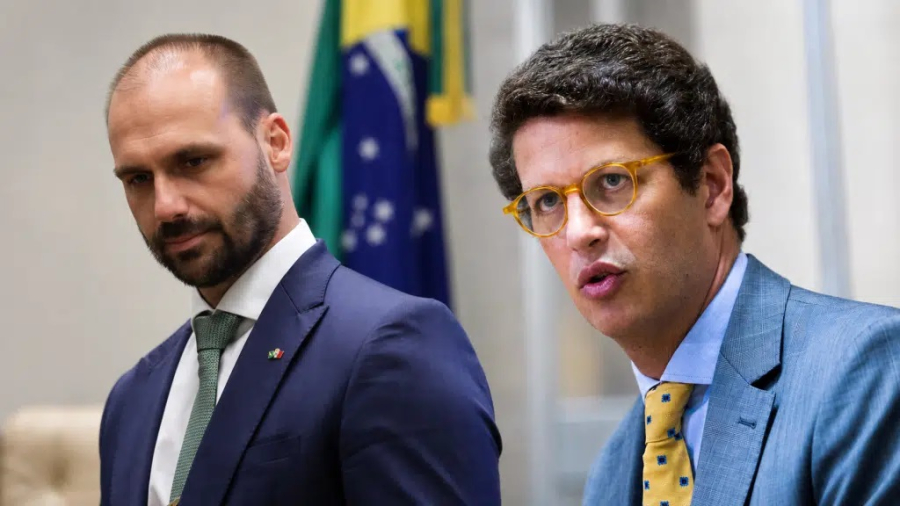 Eduardo Bolsonaro protagoniza briga com Ricardo Salles, que o acusa de receber R$ 60 milhões