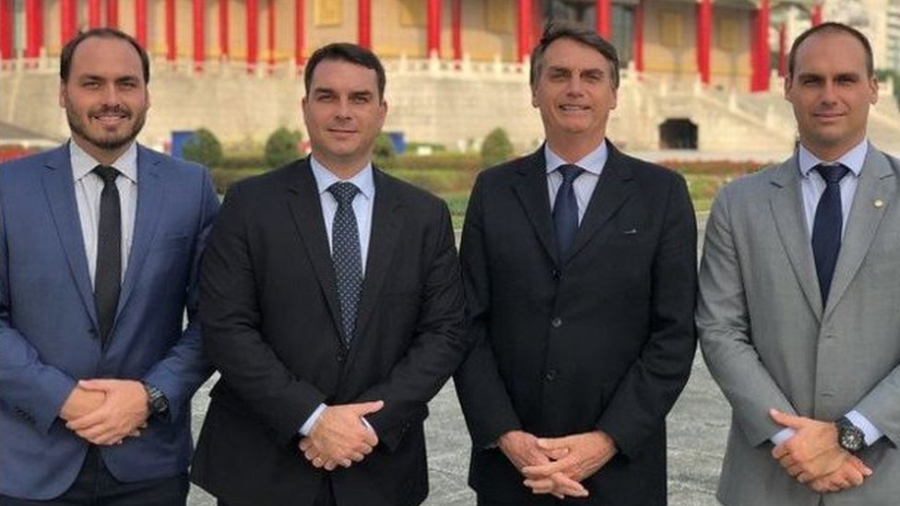 MENTIROSOS PROFISSIONAIS