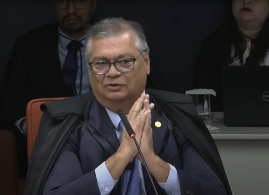 Dino abre apuração sobre emendas de deputados do PL a ONGs ligadas a produtora do filme de Bolsonaro