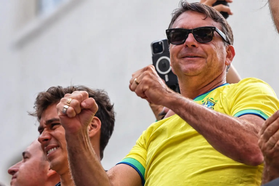 Partidos de oposição avaliam o impacto negativo da candidatura de Flávio