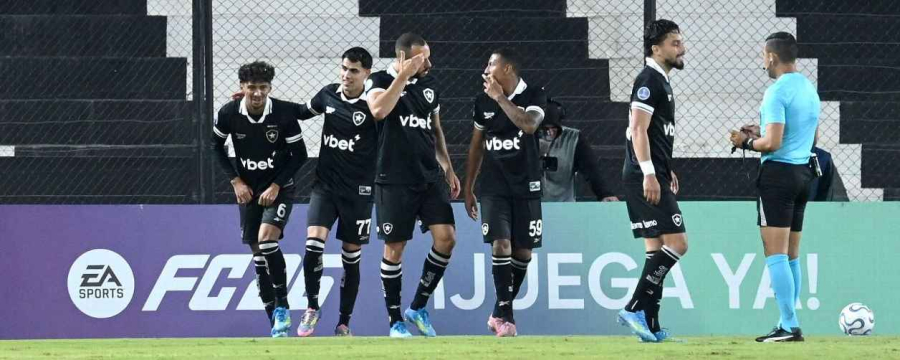 Botafogo atropela o Independiente Petrolero