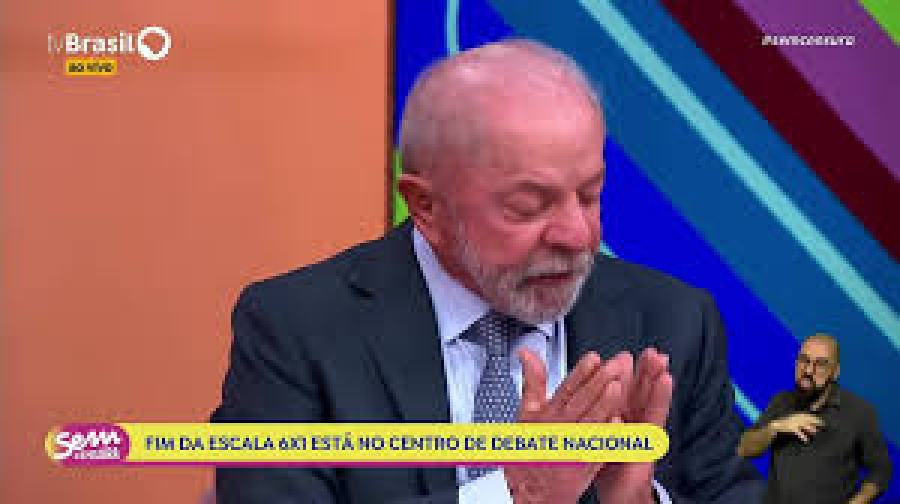 PESQUISA DATAFOLHA É AINDA MAIS FATAL - Lula lidera no eleitorado de centro; 29% contra 20% de Flávio