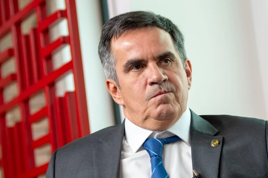 FORTE PRESSÃO EM CIRO