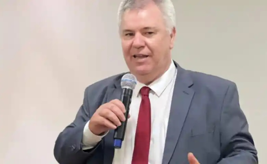 BolsoMaster empurra centro para Lula, avalia Esmael Morais