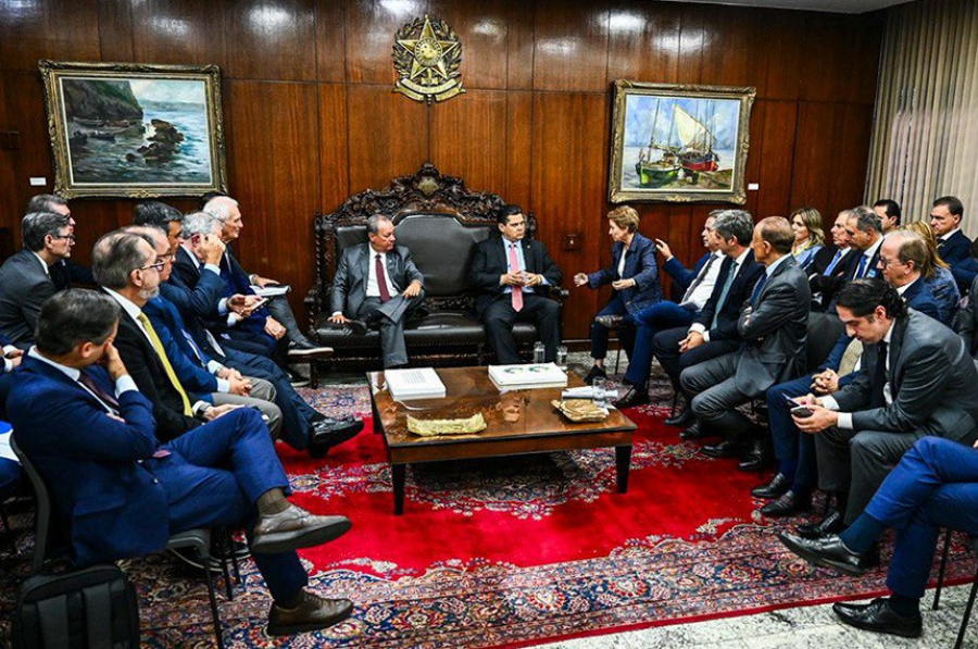 Derrotados na Câmara, empresários usam Senado como trincheira contra PEC