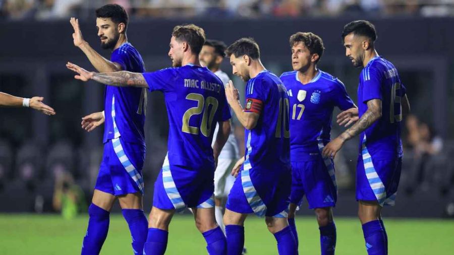 Com Messi e Flaco López, atual campeã Argentina define 26 convocados para a Copa do Mundo