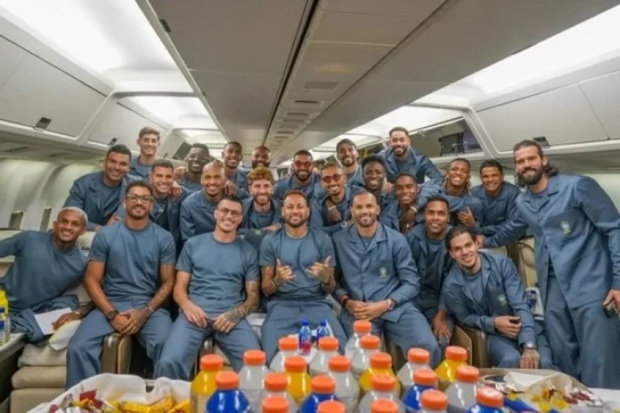 Seleção decola com atraso rumo aos EUA em avião de R$ 1,19 bi usado pelos Rolling Stones