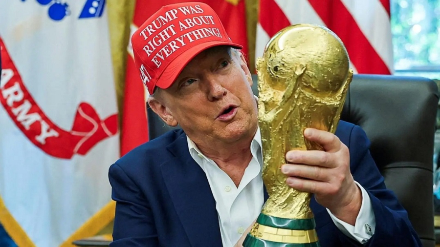 Trump deve quebrar protocolo da FIFA e levantar taça com campeão da Copa do Mundo