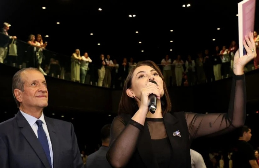 REAÇÕES E CONSEQUÊNCIAS POLÍTICAS CAUSADAS POR MICHELLE