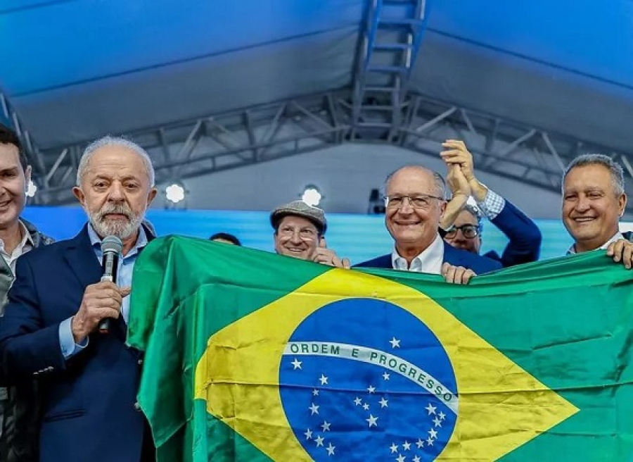 Lula defende 