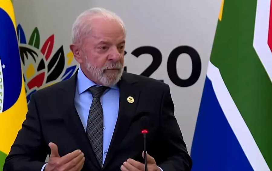 Mulheres dão ampla vantagem a Lula em eventual segundo turno contra Flávio Bolsonaro