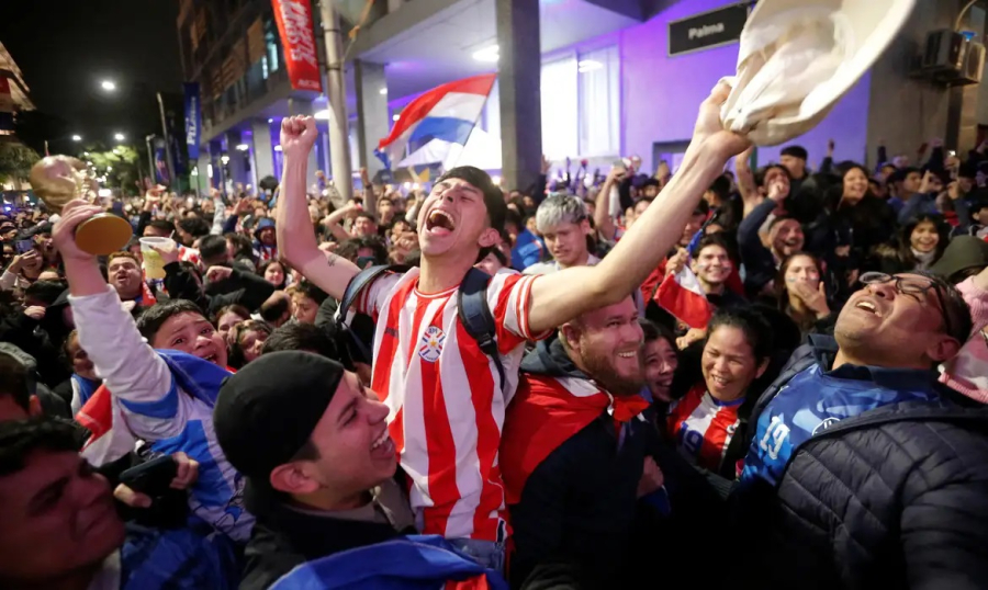 Presidente do Paraguai declara feriado após vitória contra Alemanha na Copa