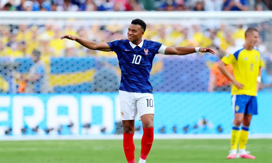 França supera Suécia com dois de Mbappé e está nas oitavas da Copa 