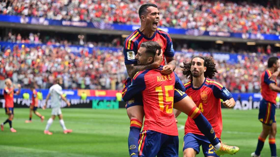 Espanha 'passeia' contra a Áustria e derruba marca de mais de 30 anos