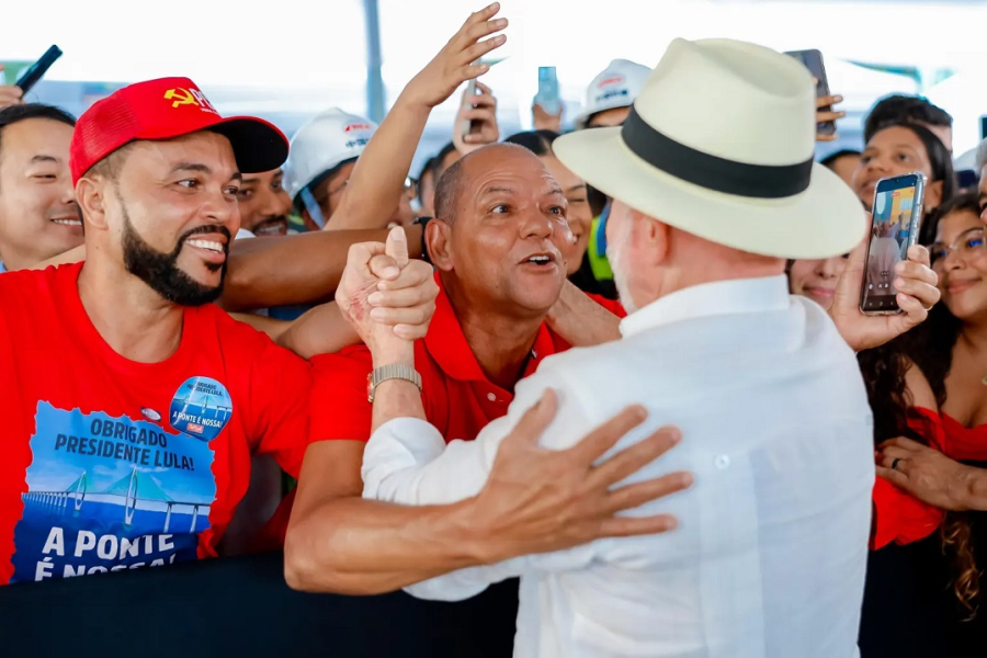 Editor do Valor avalia que Flávio Bolsonaro é o maior cabo eleitoral de Lula