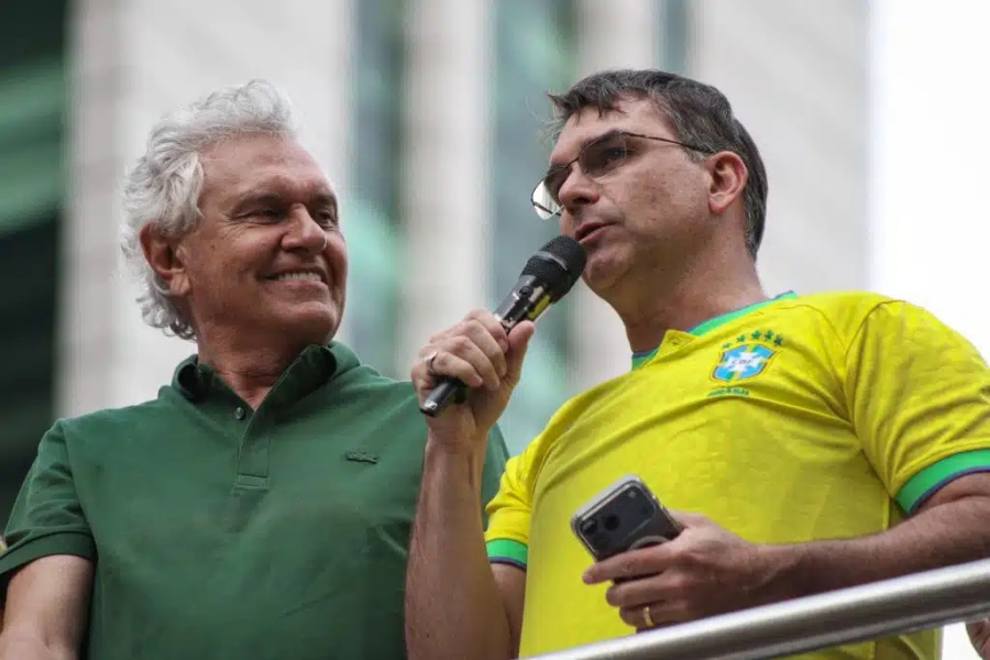 “O barco está afundando”: Caiado volta a atacar Flávio Bolsonaro após aliados desistirem de apoiar candidatura