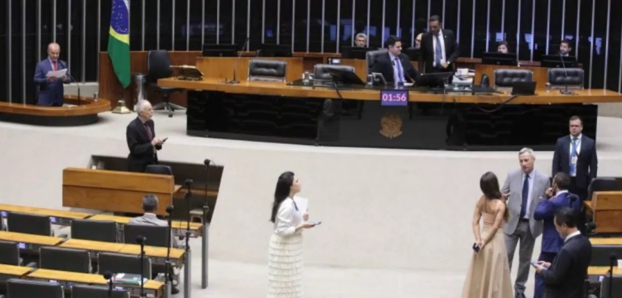 ROUBALHEIRA: Câmara dos Deputados esconde autoria de R$ 1,3 bi em emendas, aponta relatório
